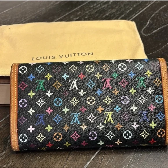 LV wallet with COA - Picture 2 of 9